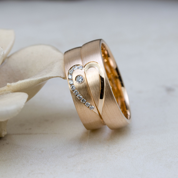 Wedding Rings With Heart
