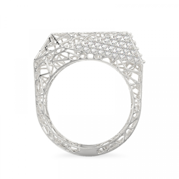 Valgest kullast sõrmus 