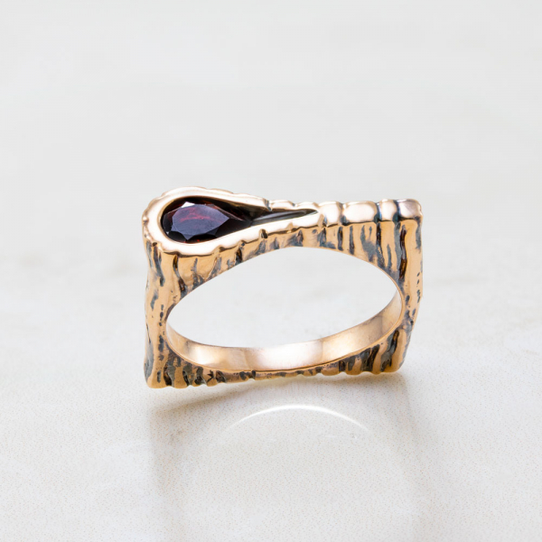 Gold Ring With Granat