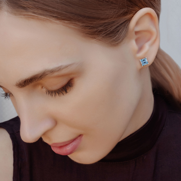 White Gold Stud Earrings With Topaz